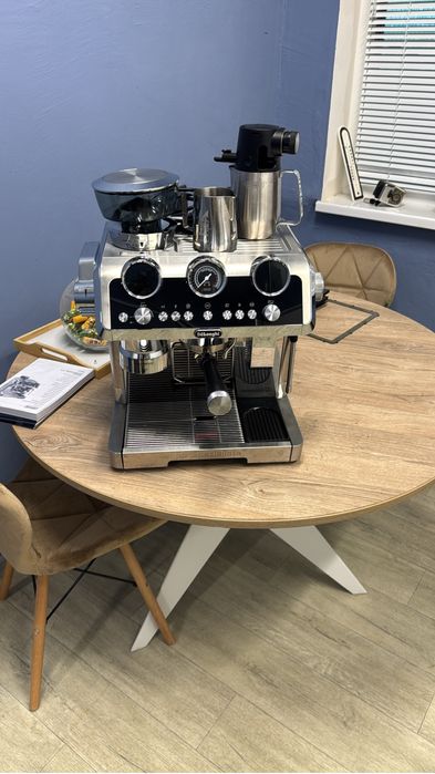 Кавоварка рожкова Delonghi La Specialista Maestro EC 9865.M професійна
