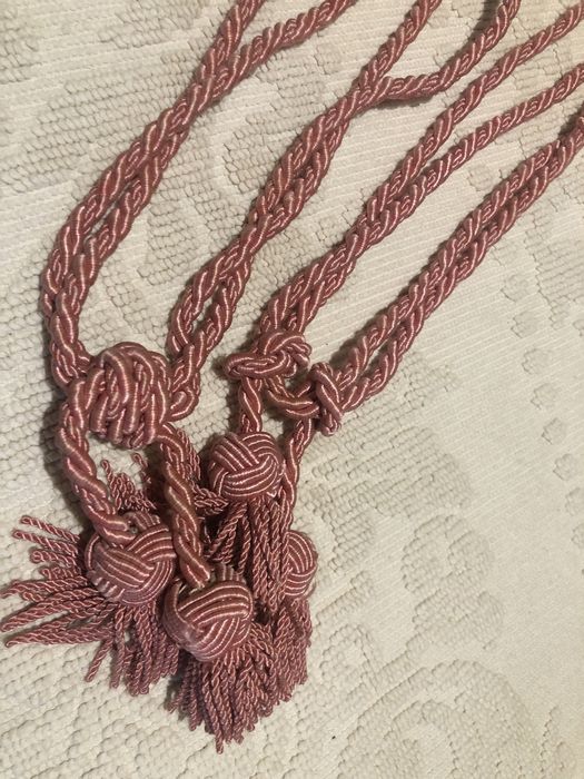 Cordão para cortinas em rosa (2)