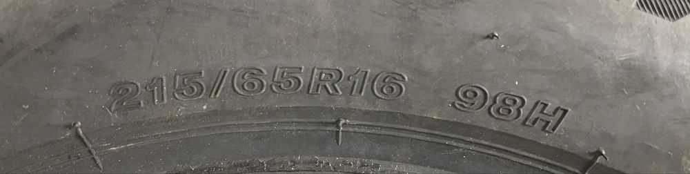215/65R16 98H Firestone Winterhawk 4