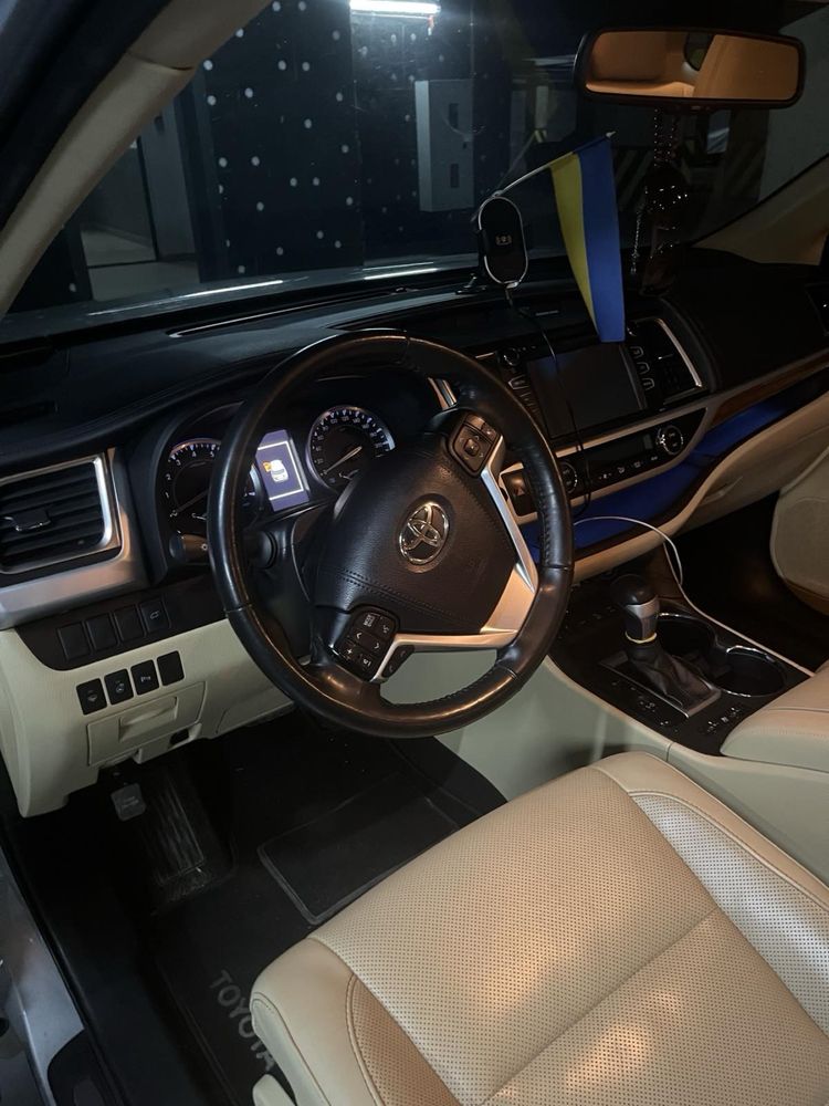 Продам автомобіль Toyota