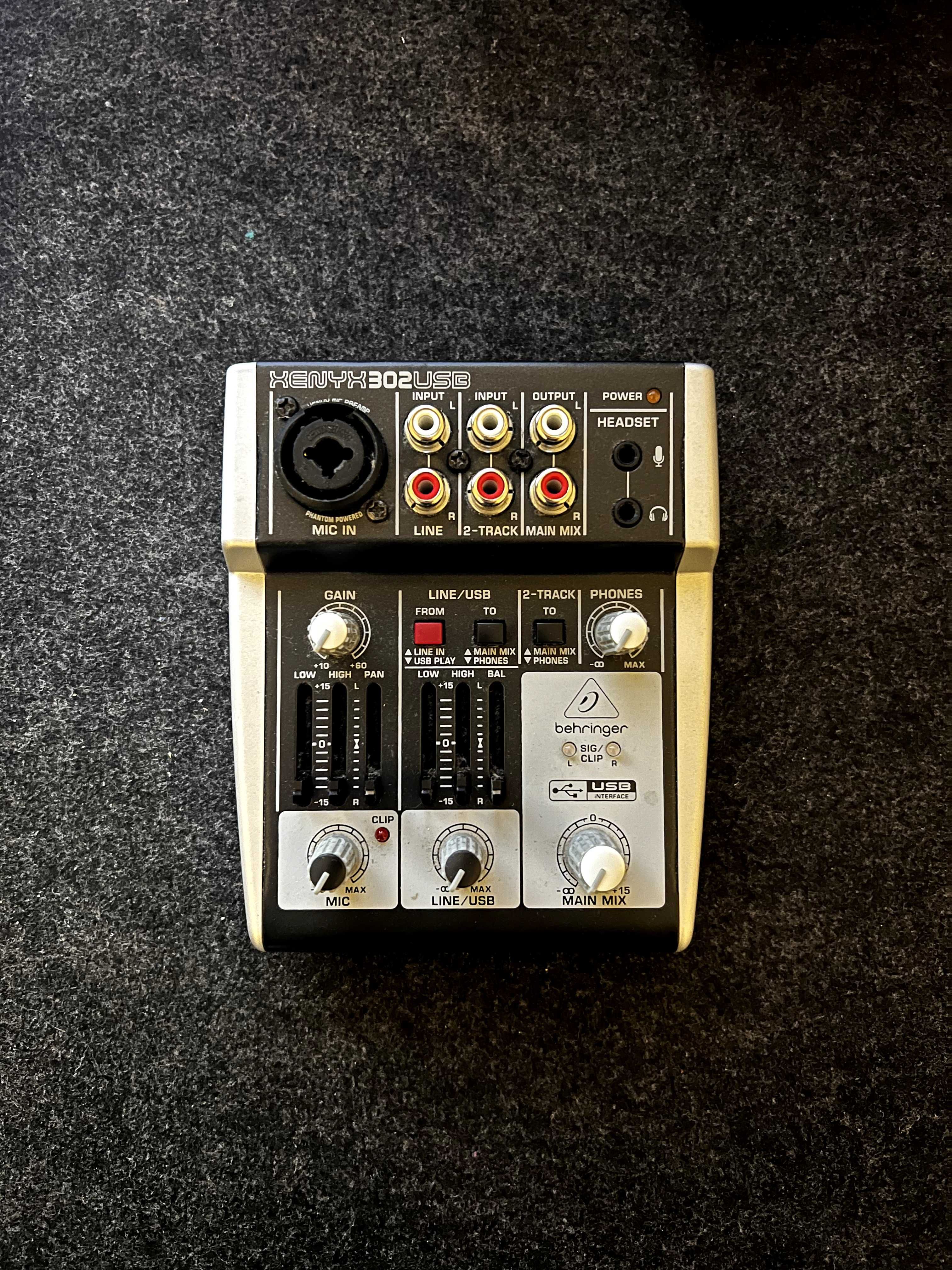 Mesa de mistura USB - Behringer Xenyx 302USB