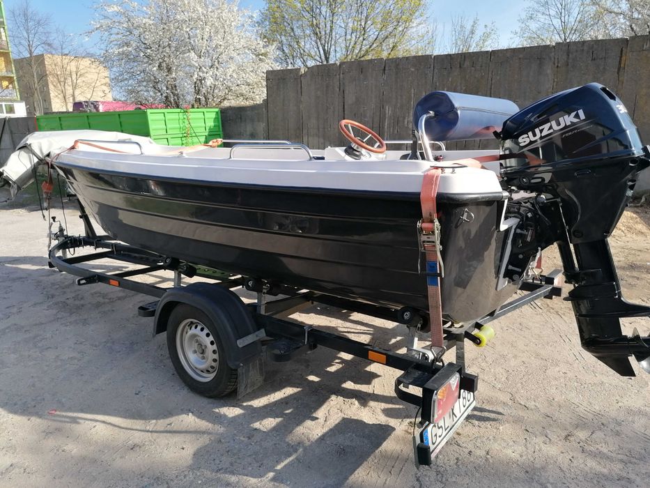 łódż  motorowa DELTA  z roku 2022 długość 4,70