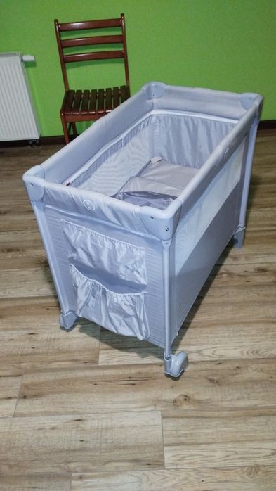 Łóżeczko turystyczne składane z pokrowcem