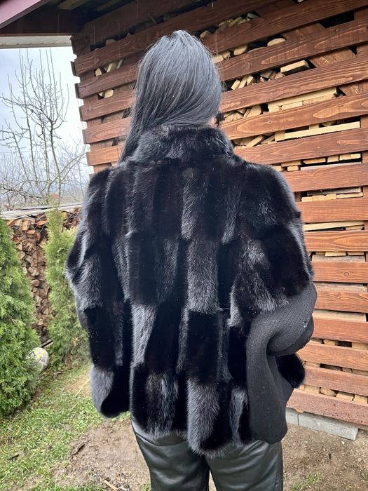 Норкова шубка оверсайз