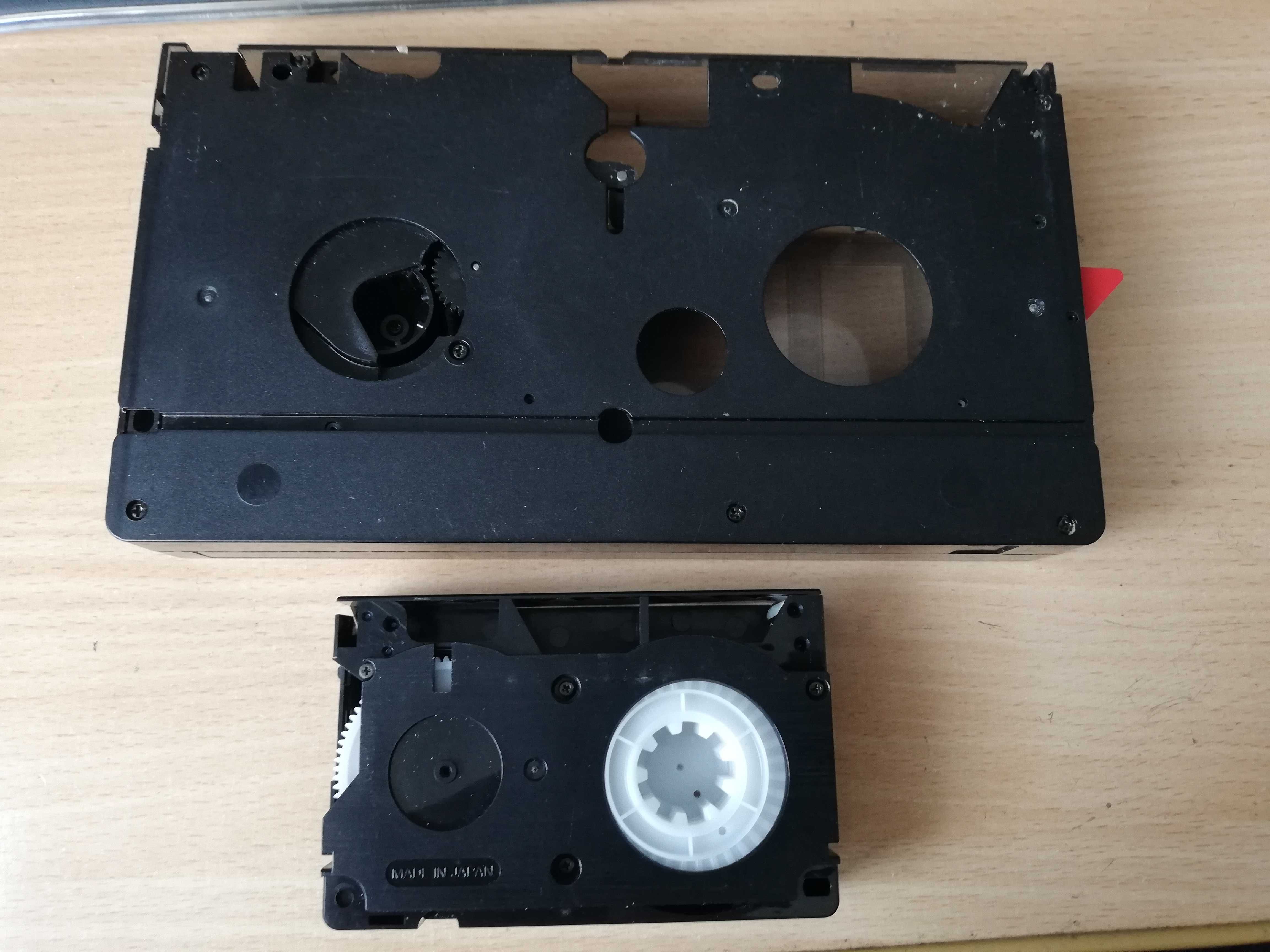 Kaseta   matka VHS-C Universum  model KA-C900  16 mm