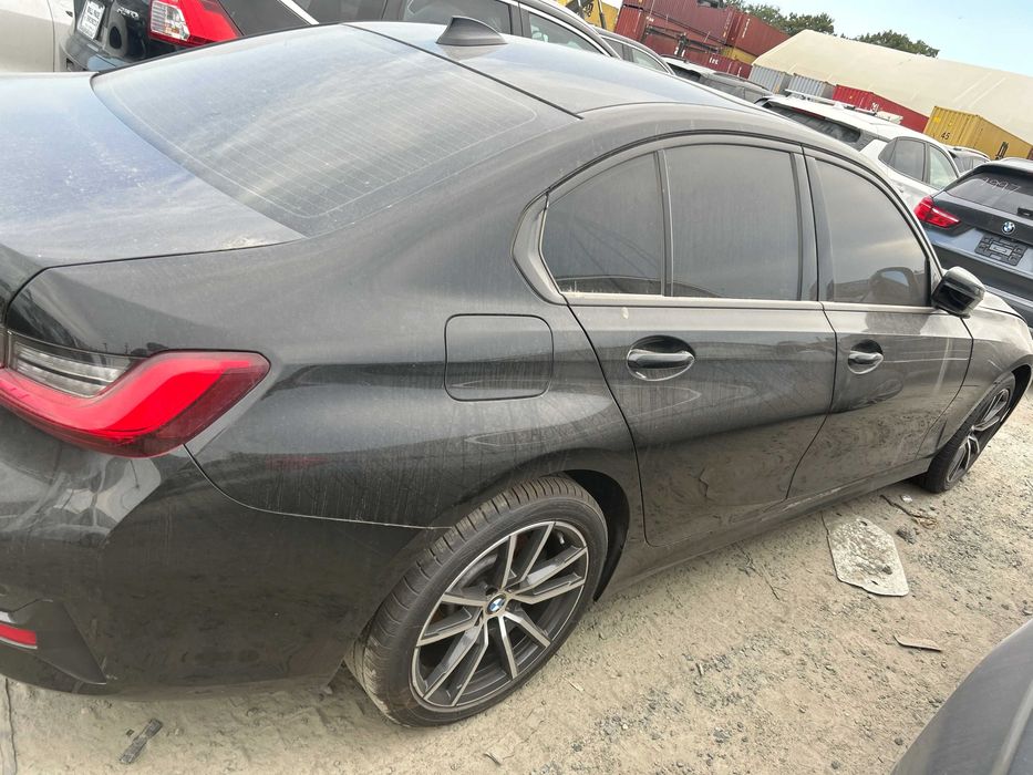 В дорозі BMW G20 330IX 2020