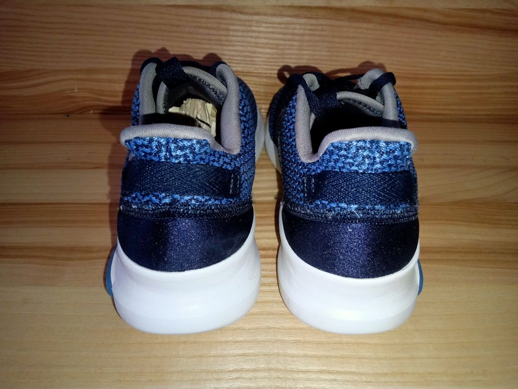 Adidas Cloudfoam nr 37 1/3--24.5 cm