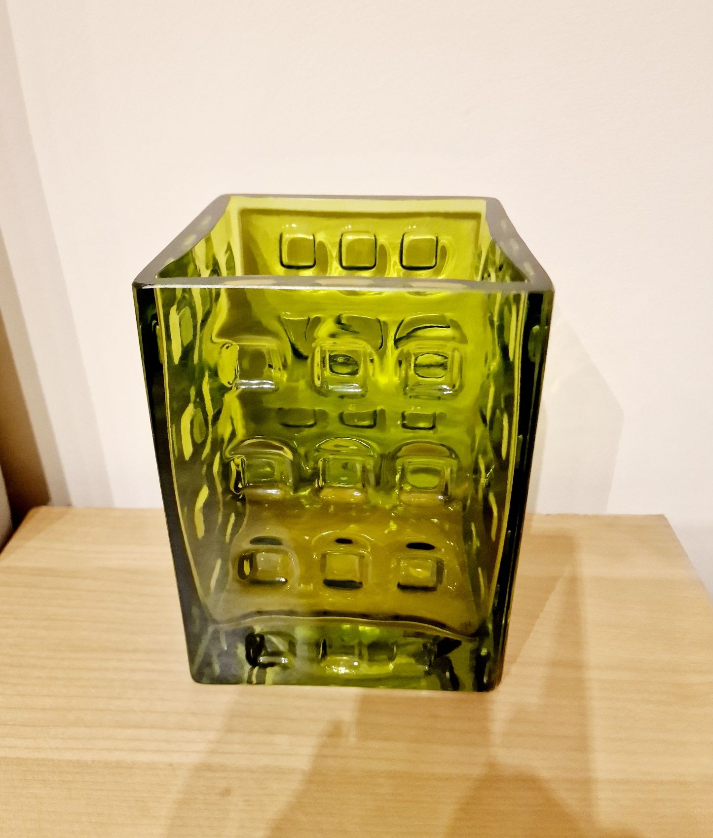 Piękny nowy kwadratowy wazon zielony zielone szkło 17 x 12,5 × 12,5 cm