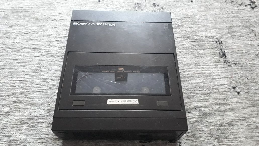 Kolekcjonerski Mini Magnetovid Panasonic  VHS / NV- 180 EG Lata  70 te