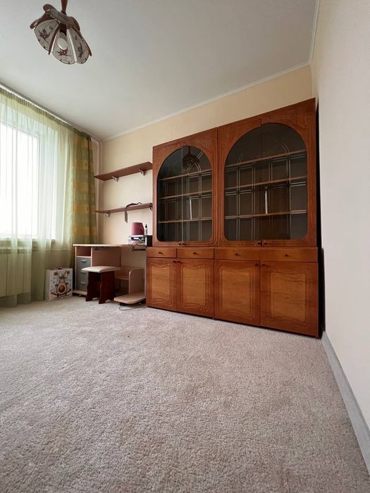 Продам 2к квартиру біля метро Студентська