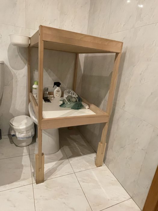 Muda fraldas com acessórios incluidos