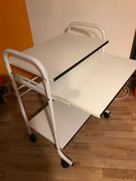 Stolik metalowy pod komputer