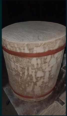 Бревно,колода,пень карпатського дерева,діаметр від 40 до 90 см.