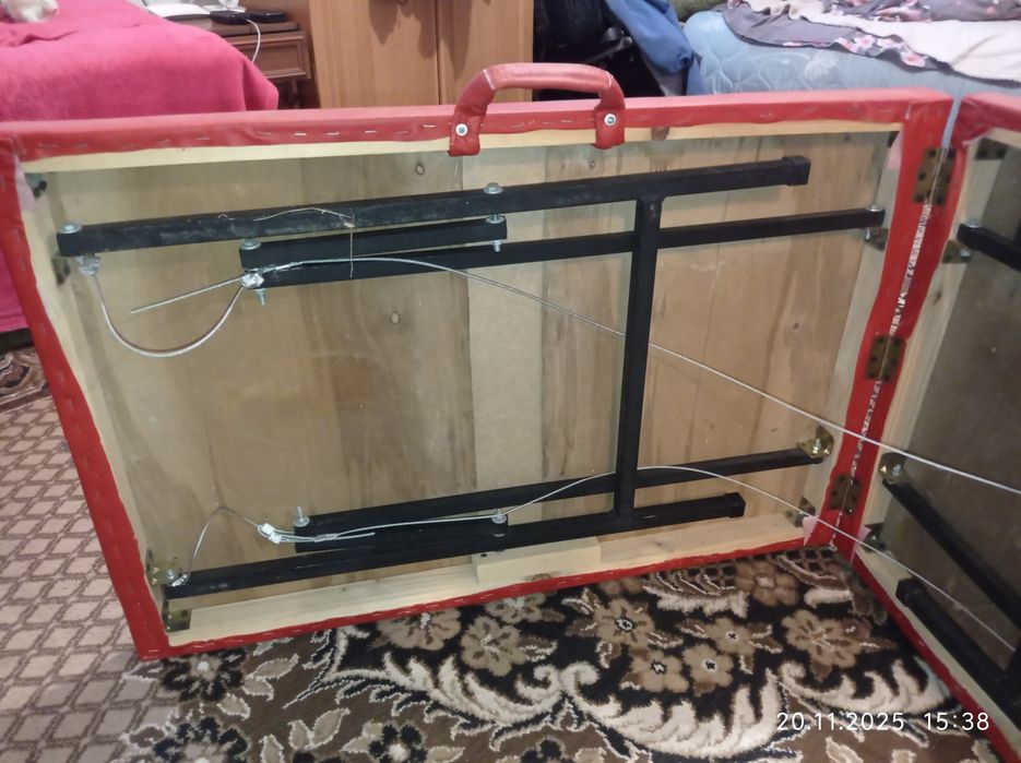 Кровать(кушетка) разклодная.