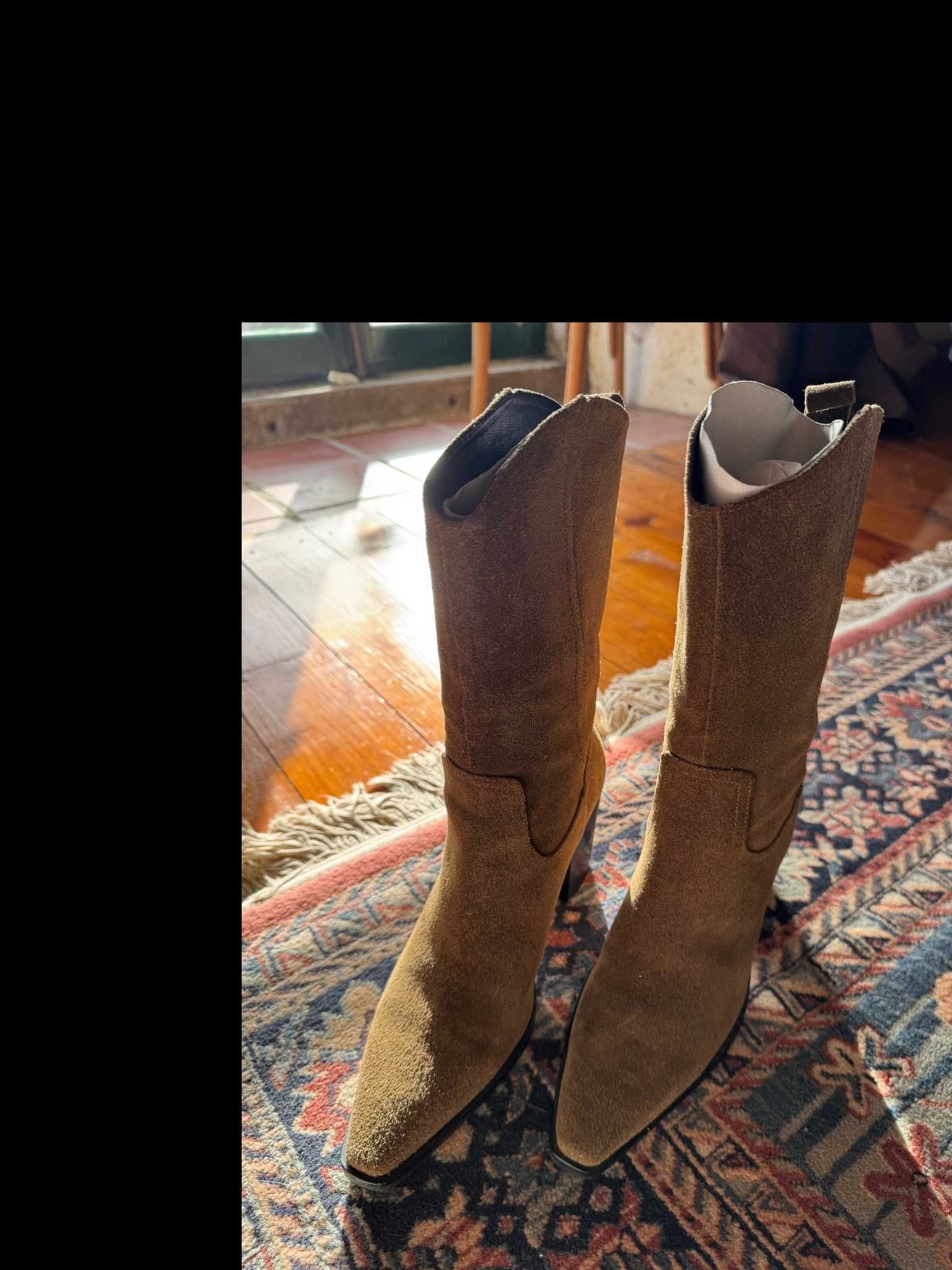 Oportunidade- Botas elegantes  -Uterqüe ( agora massimo dutti)