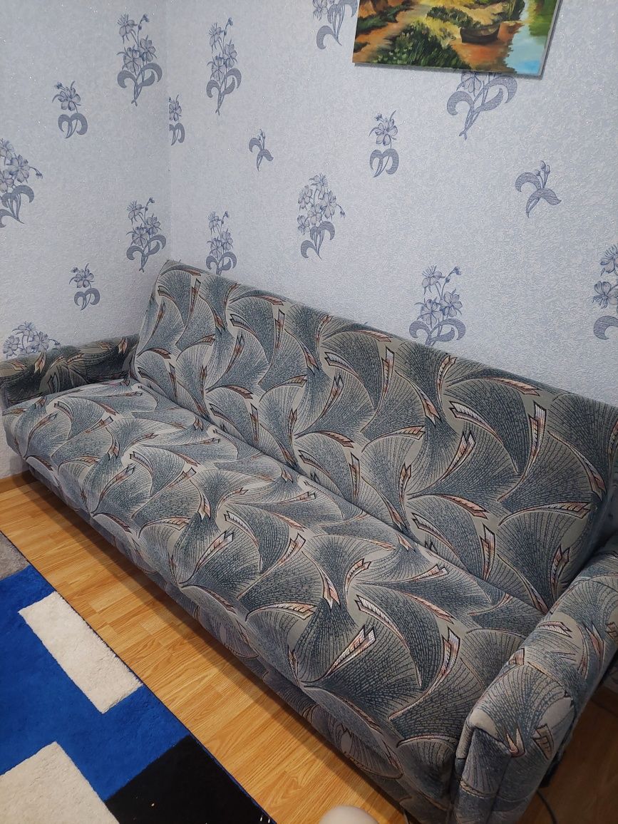 Диван+два крісла.
