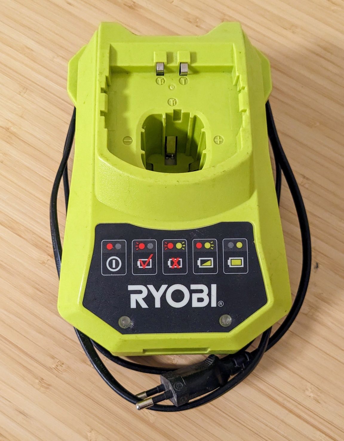 Ładowarka akumulatorów Ryobi 18V One+ BCL14181H