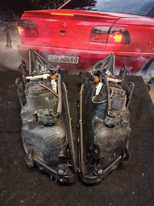 Передня права ліва фара Toyota RAV4 ca30