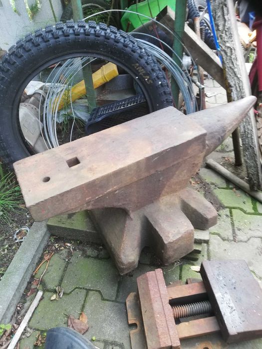 Kowadło 250 w stanie bardzo dobrym