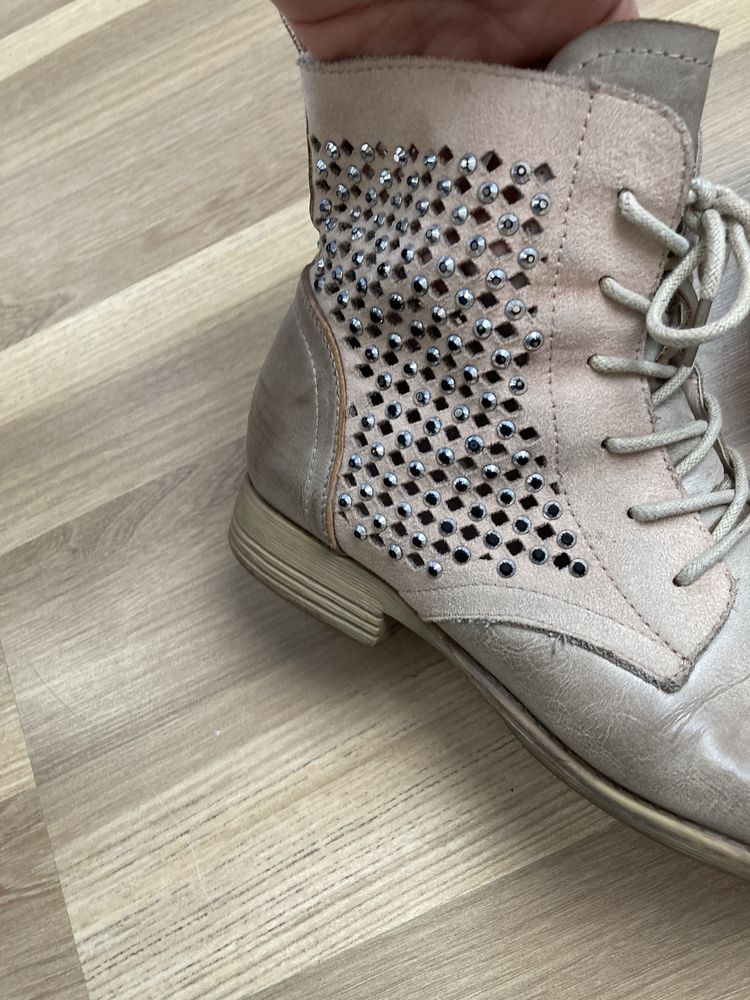 Buty botki rozmiar 39 DeeZee