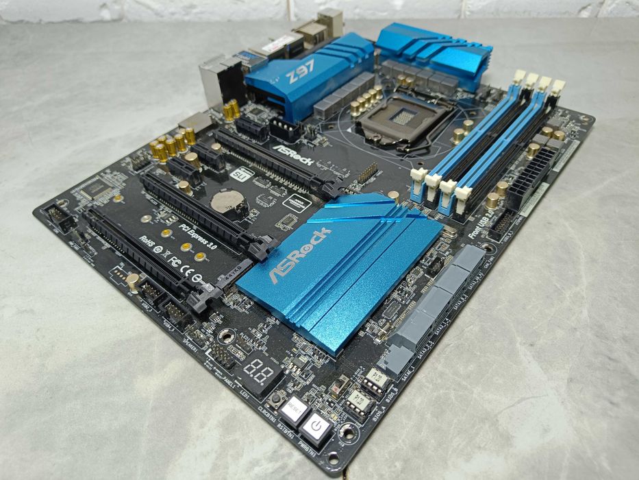 Материнська плата - AsRock Z97 Extreme4 - LGA1150 - ТОПОВА з M2 SSD!