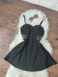 Mini sukienka mała czarna New Look rozkloszowana push up Rozmiar S M