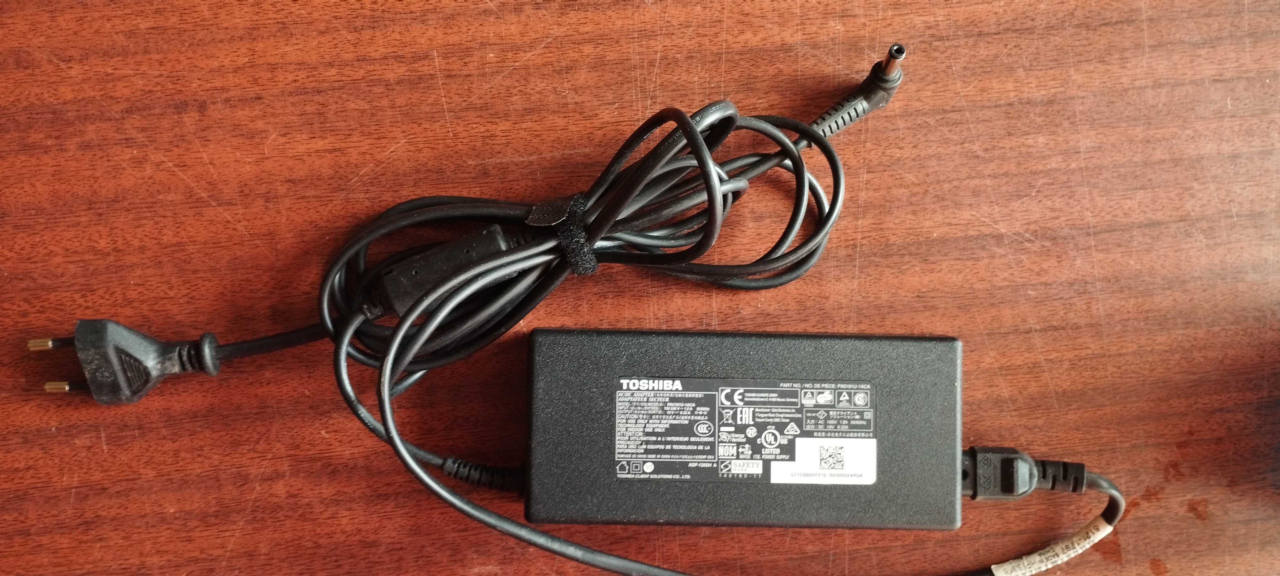 Блок живлення Toshiba 19v 6.32a
