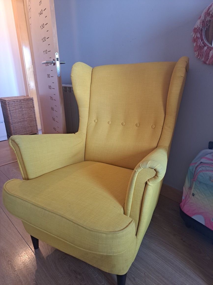 Poltrona Ikea amarela