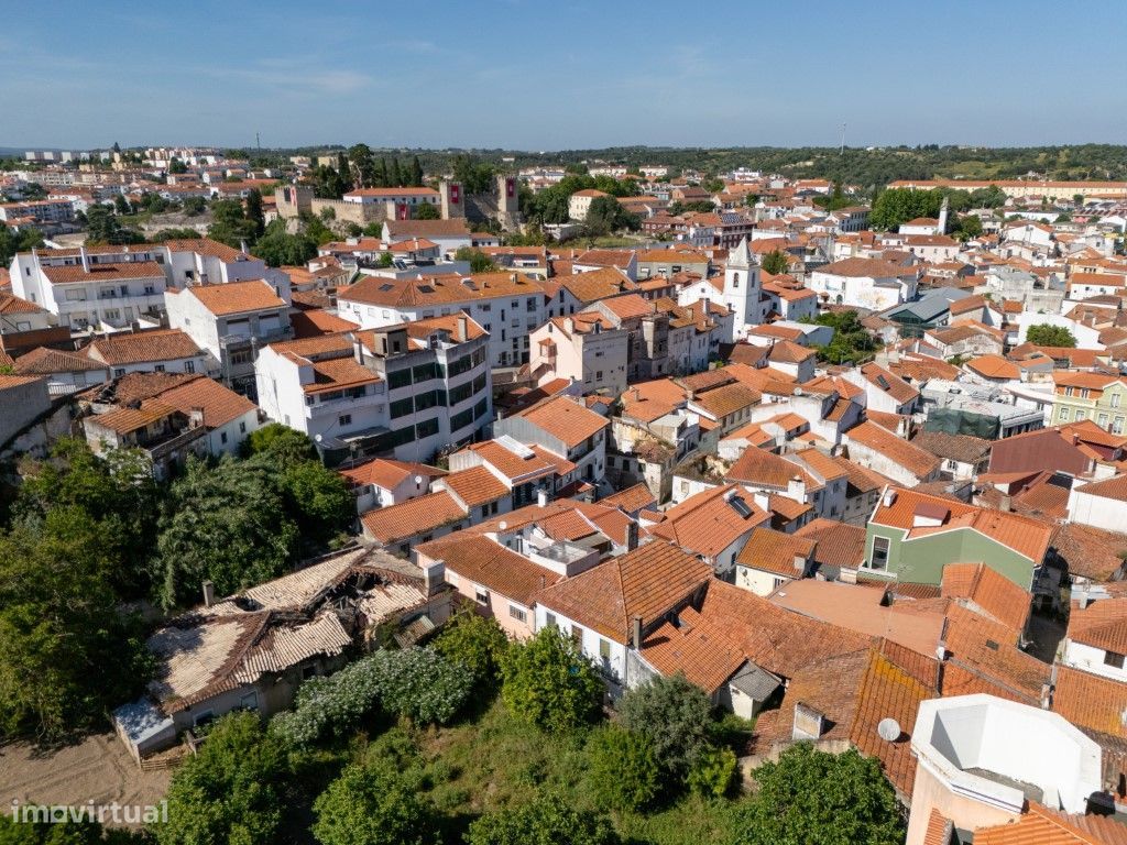 Prédio para Reabilitação no Centro Histórico de Torres Novas