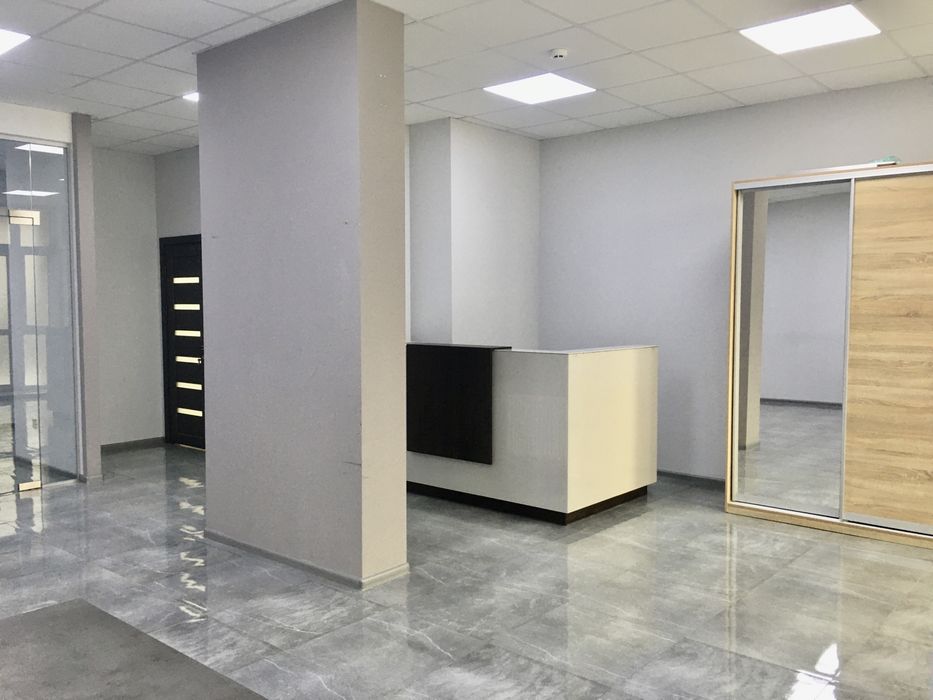 Фасадное стильное помещение в Шампанском пер./ Французский бульвар.