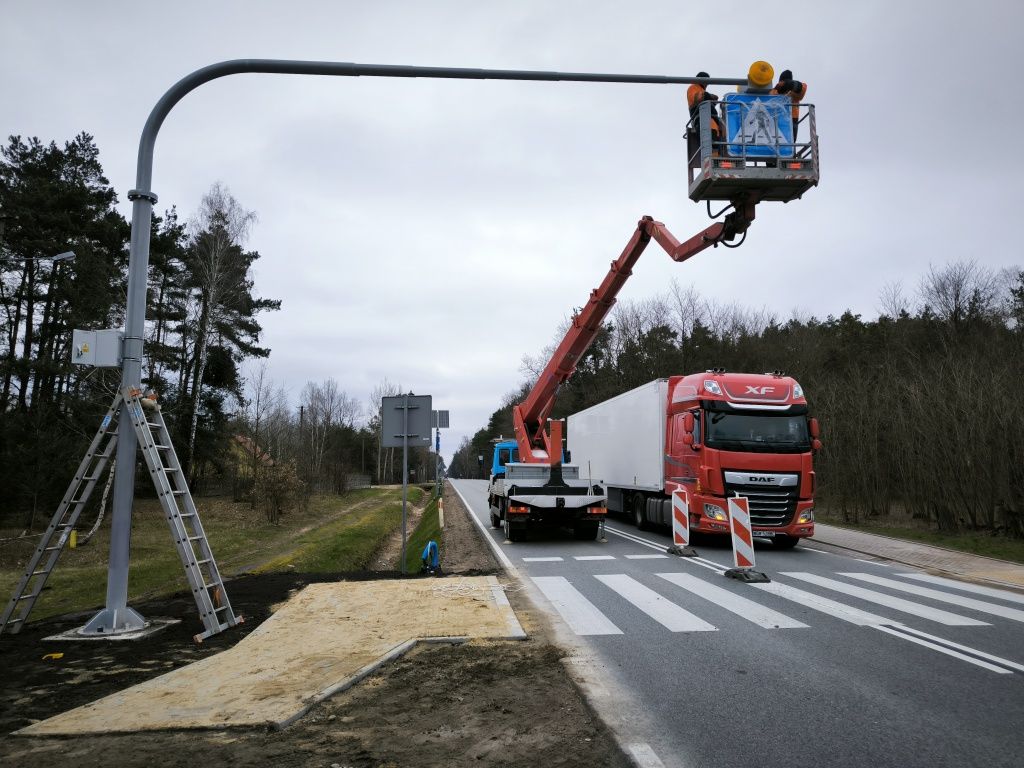 Wynajem podnośnika koszowego 18-27M Otwock zwyżka   300 kg HDS