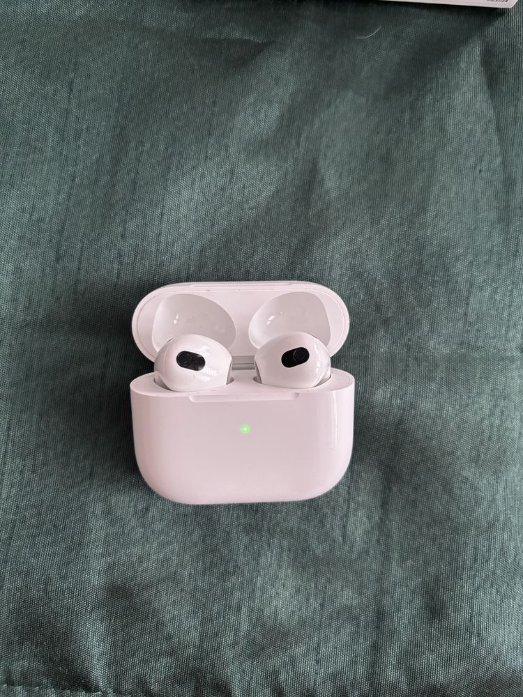 AirPods 3rd generation magsafe charging case