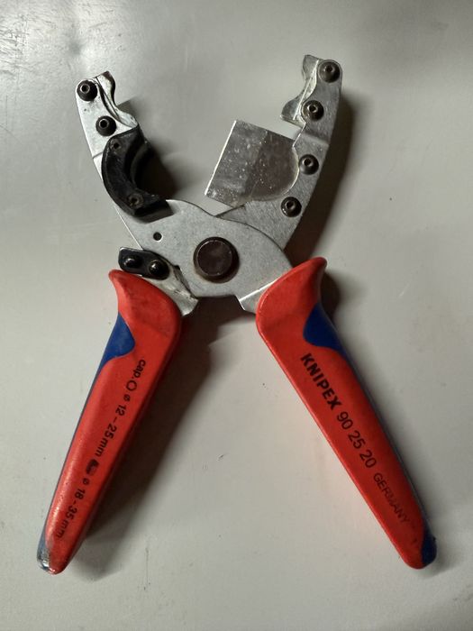 Knipex 90 25 20 obcinak do ror