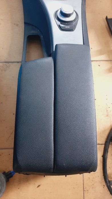 Bmw e90 e91 Podłokietnik I-drive Popielniczka Tunel