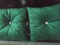 Dwie zielone  poduszki