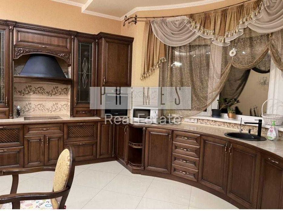 Оренда ексклюзивного будинку Стоянка корт басейн озеро на ділянці