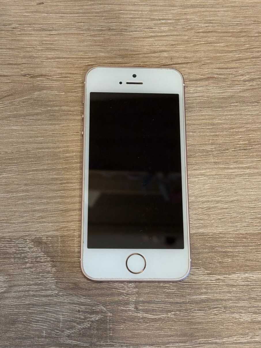 iPhone SE (2016) 128 GB Rose Gold + pełen zestaw + etui