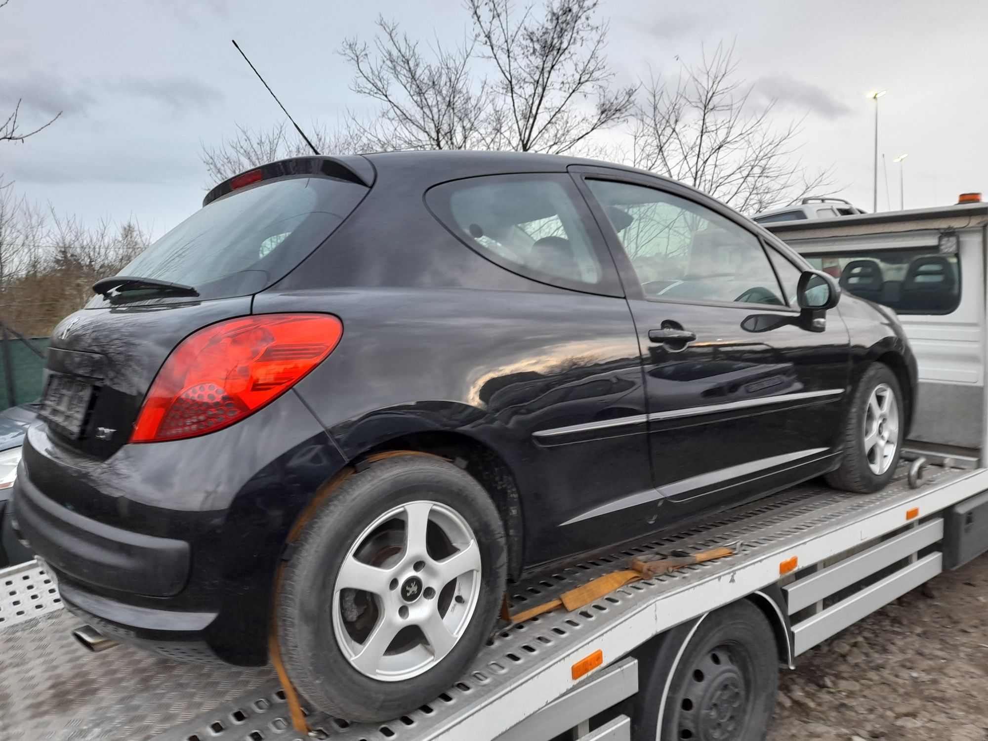 Peugeot 207 na części