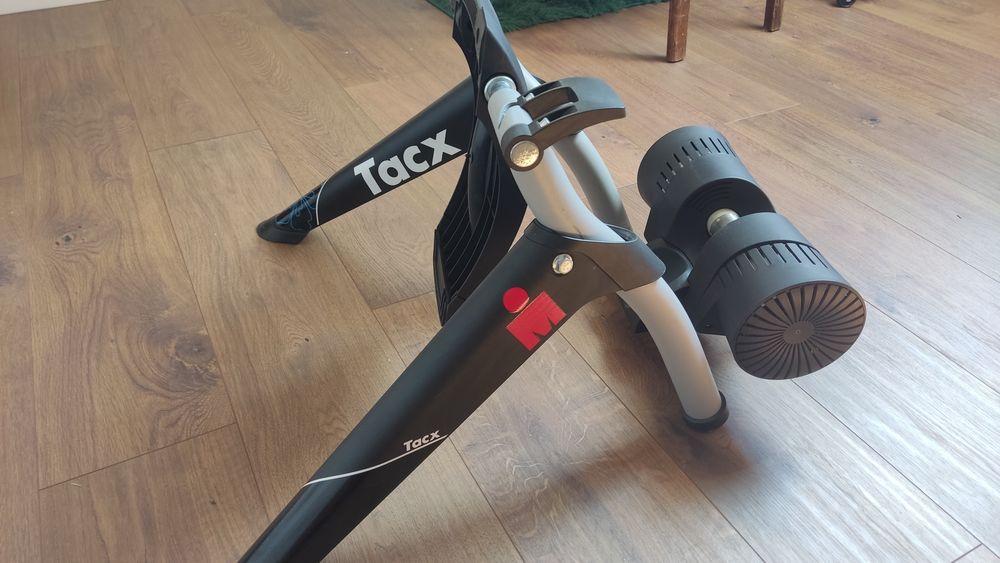 Trenażer TACX Genius Smart T2080