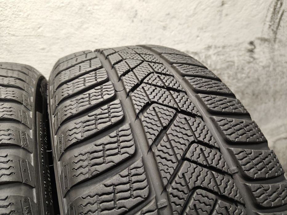 2X 245/40R19 98V XL Pirelli Sottozero Winter 3 MOE * 7mm 2022 Zimowe