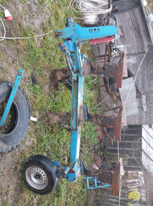 Плуг ПОН-3 Уманський