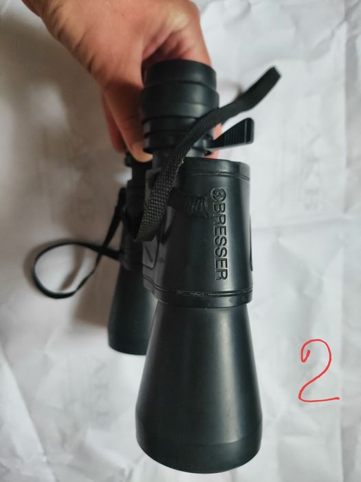 Бинокль      старый.