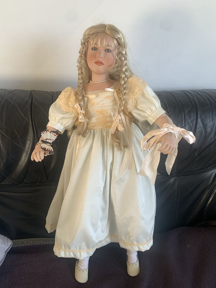 Lalka porcelanowa 76 cm