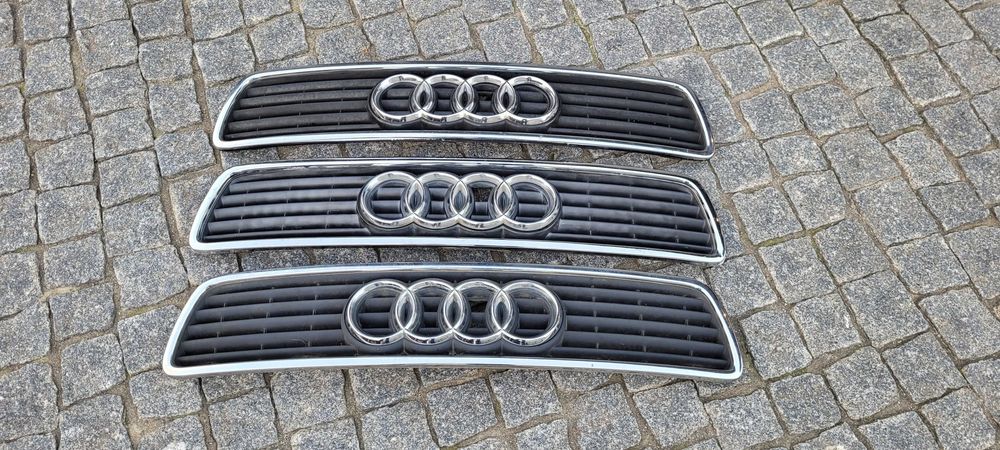 AUDI A4 B5 (8D)- Grelhas Capô ORIGINAIS em Excelente Estado