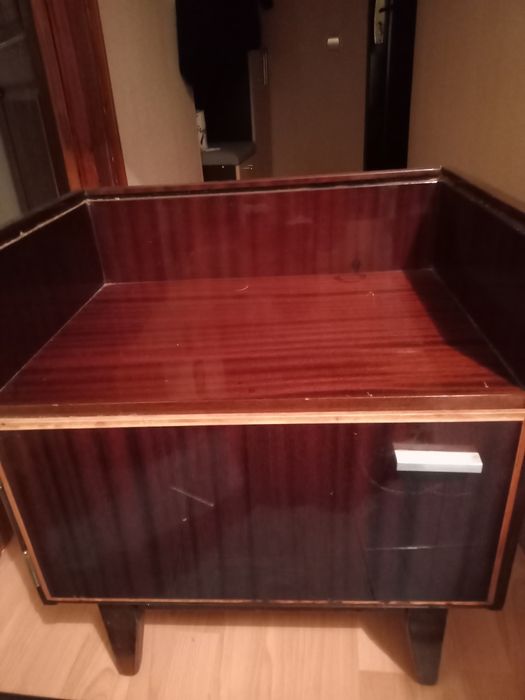 Тумбочка у не поганому стані