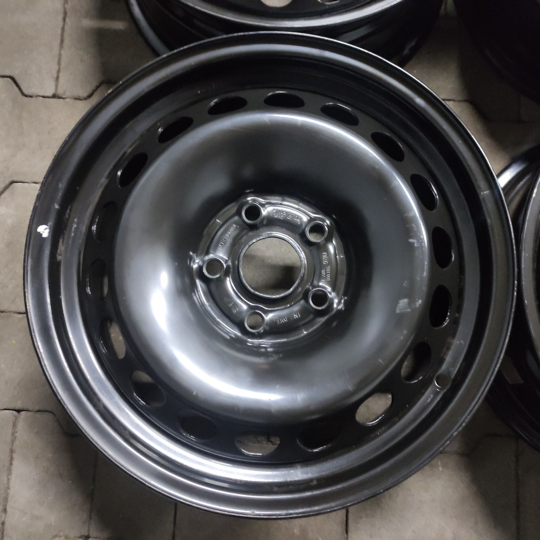 Oryginalne Felgi stalowe T-Rock Karoq Ateca Q2 6Jx16" ET43 5x112 Fs95
