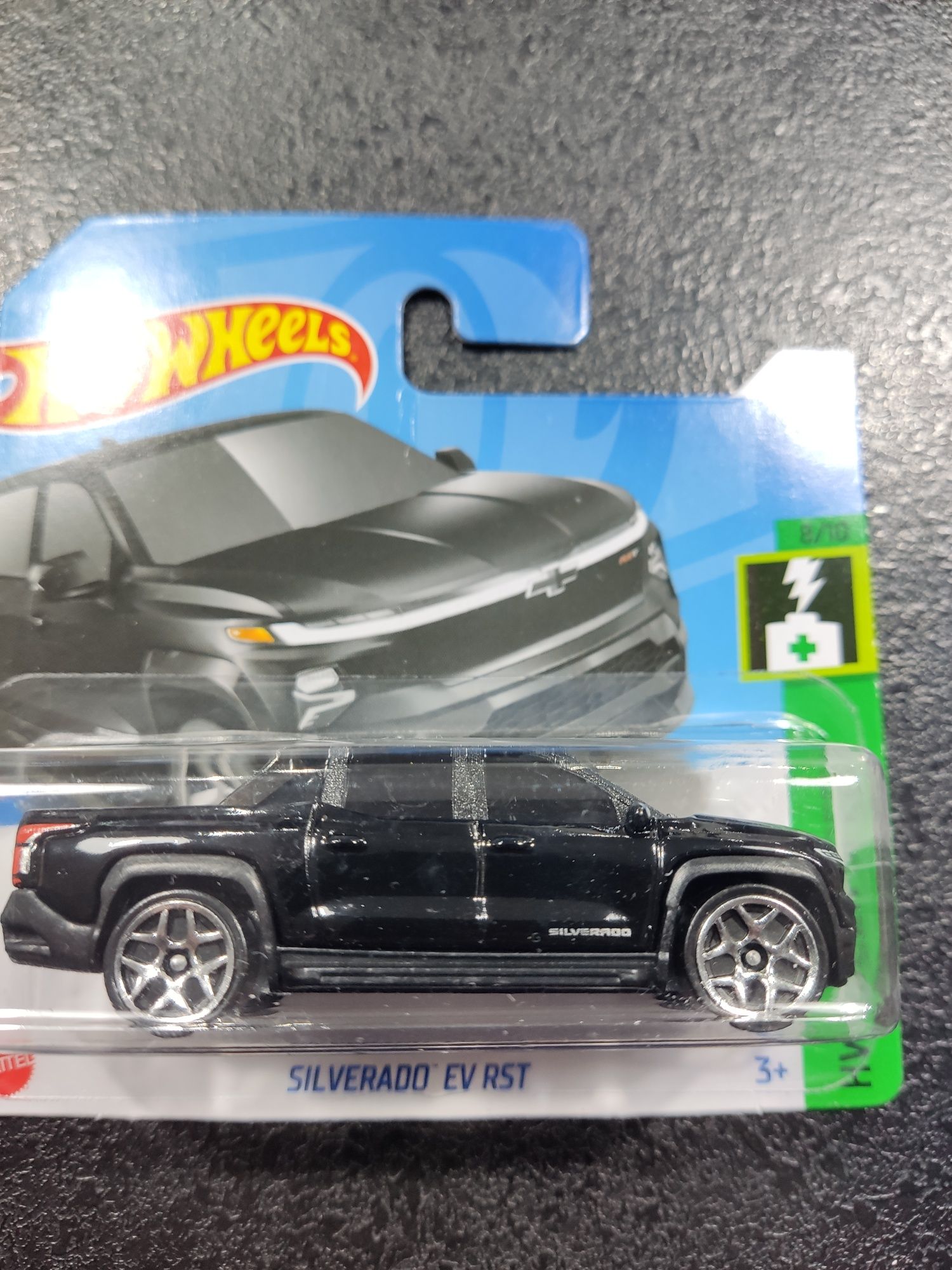 Hit Wherls Silverado EV RST