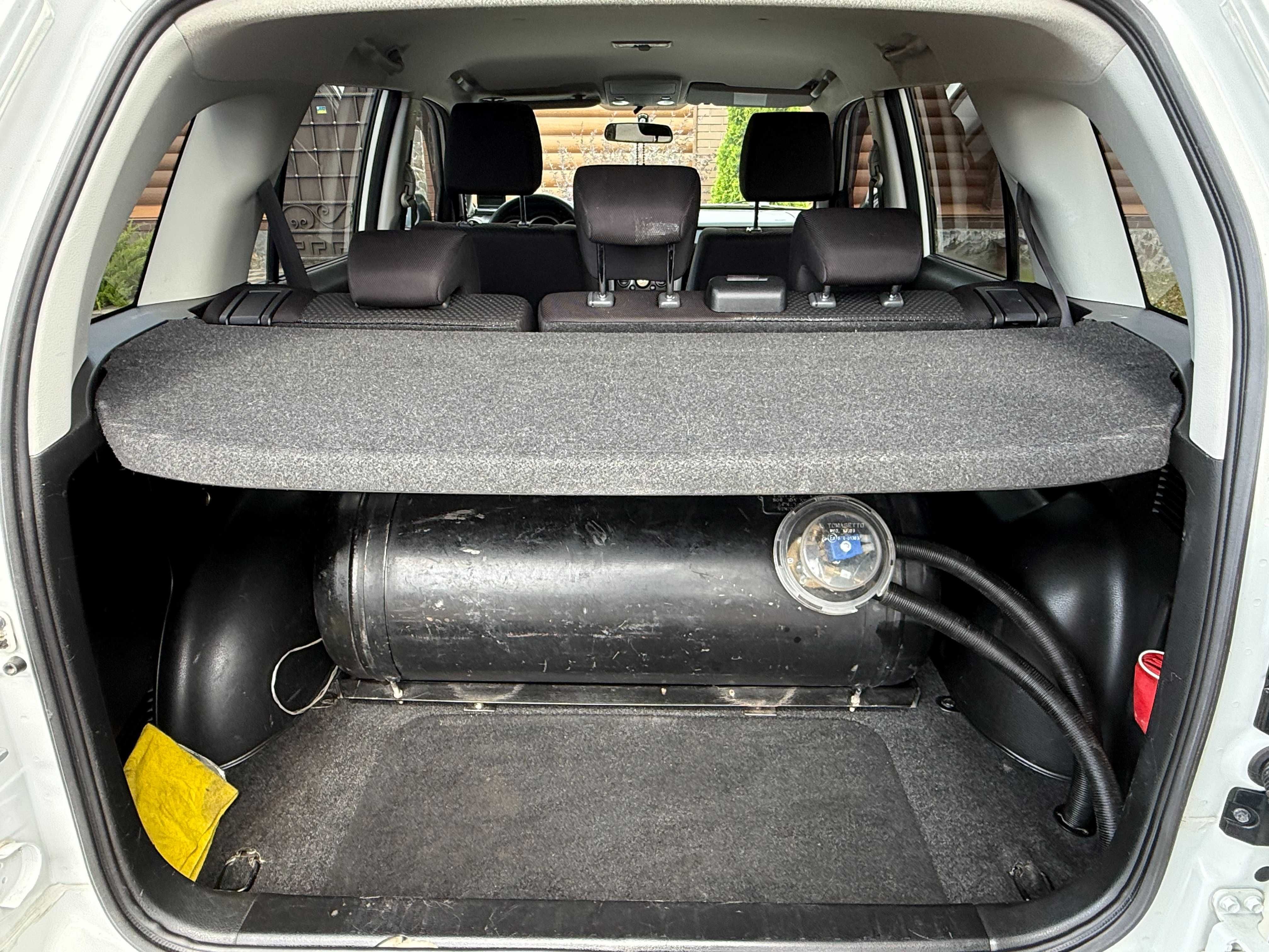 Suzuki Grand Vitara 2010 2.4 4Х4 гбо