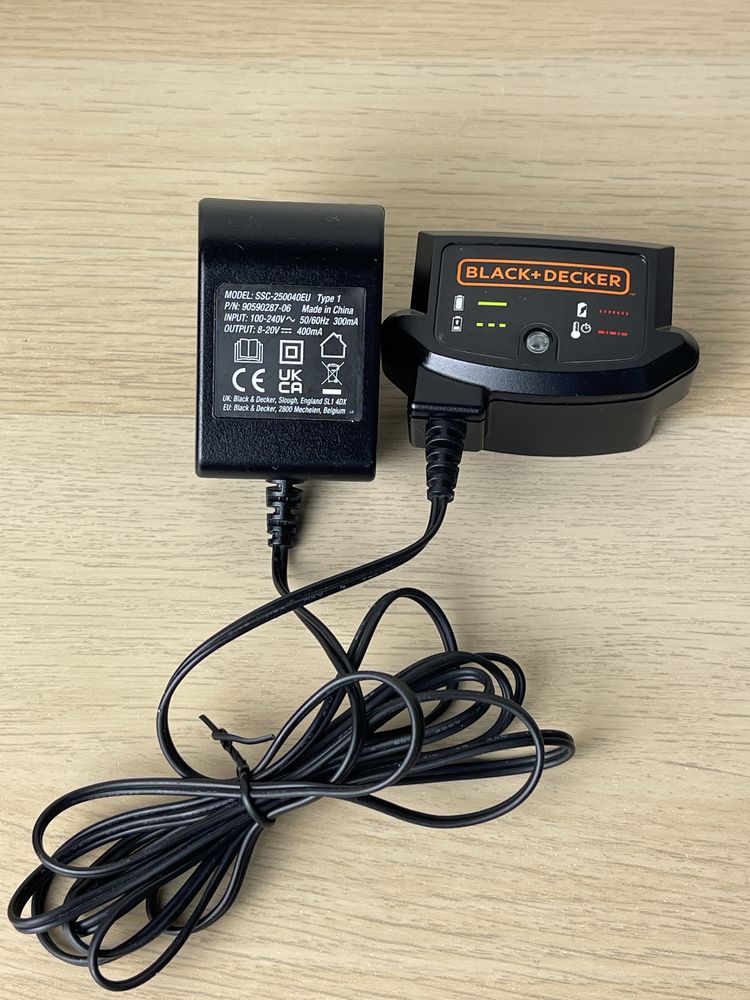 Wiertarko-wkrętarka udarowa Black Decker BCD700S aku + ładowarka