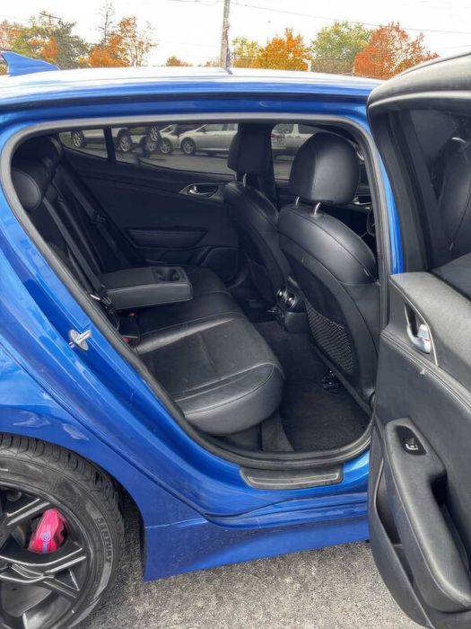 Kia Stinger      2018